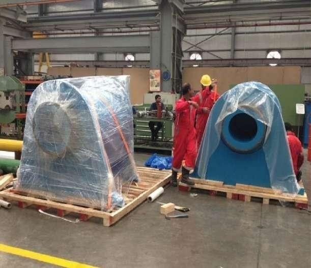 Industrial packing and shrink-wrapping